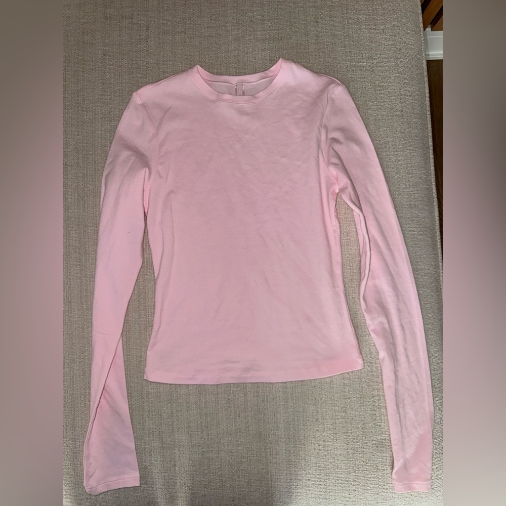 SKIMS Fits Everybody Cotton Long Sleeve T-Shirt | Cherry Blossom | XS